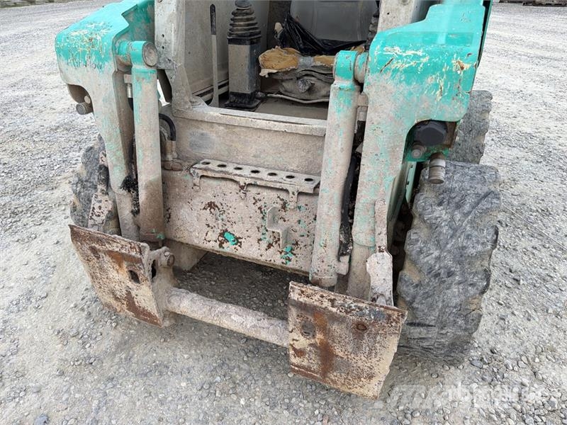 IHI Mustang 2056 Skid Steer Loader Skid steer mini nakladalci