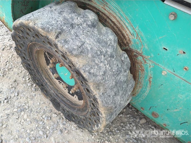 IHI Mustang 2056 Skid Steer Loader Skid steer mini nakladalci