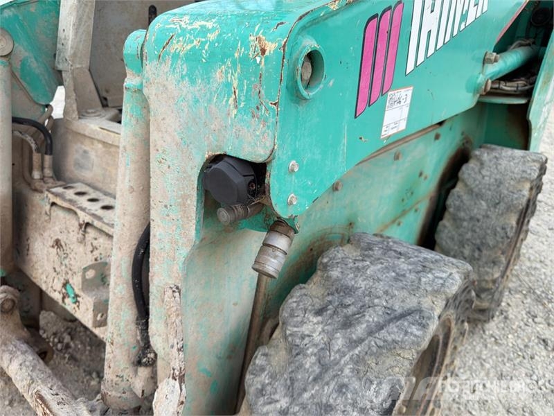 IHI Mustang 2056 Skid Steer Loader Skid steer mini nakladalci