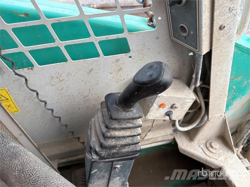 IHI Mustang 2056 Skid Steer Loader Skid steer mini nakladalci