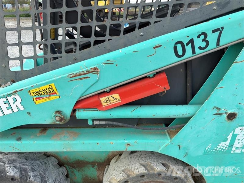 IHI Skid Steer Loader (Inoperable) Skid steer mini nakladalci