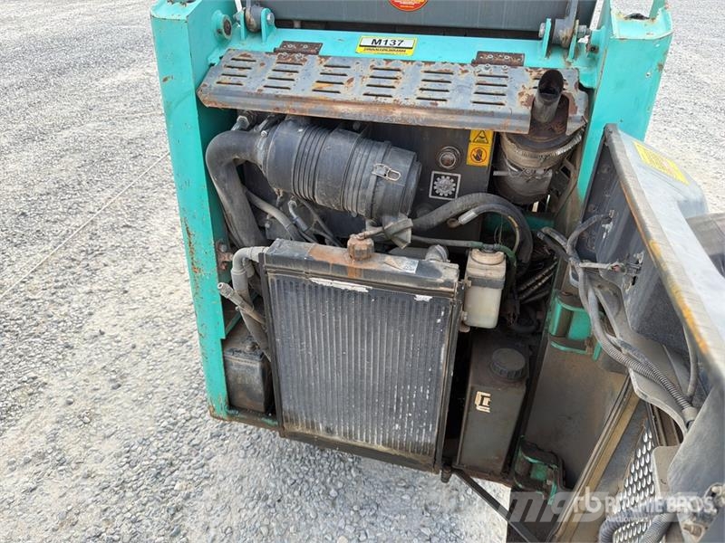 IHI Skid Steer Loader (Inoperable) Skid steer mini nakladalci