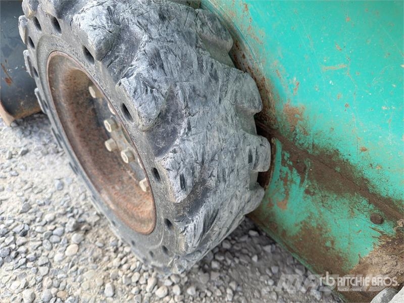 IHI Skid Steer Loader (Inoperable) Skid steer mini nakladalci