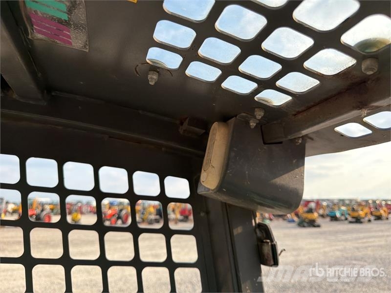IHI Skid Steer Loader (Inoperable) Skid steer mini nakladalci