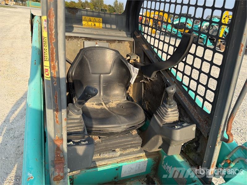 IHI Skid Steer Loader (Inoperable) Skid steer mini nakladalci
