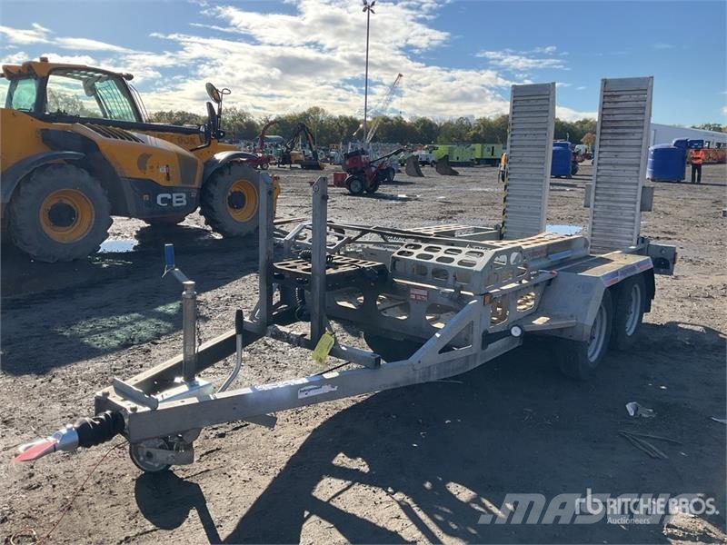 Indespension 2.8 m T/A Equipment Trailer مقطورات مركبات نقل