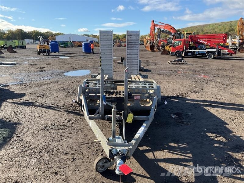 Indespension 2.8 m T/A Equipment Trailer مقطورات مركبات نقل