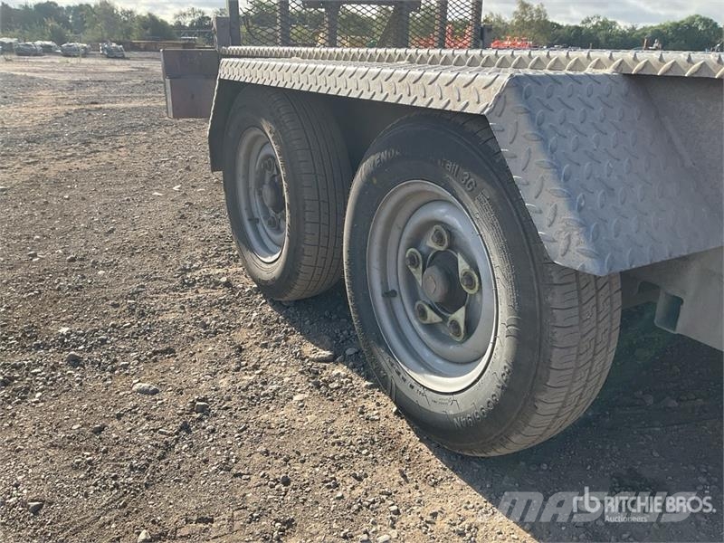 Indespension 2700 kg 2.52 m Equipment Trailer Vehicle transport trailers