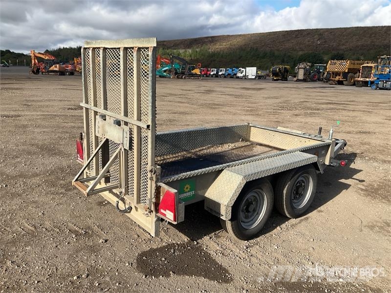 Indespension 2700 kg 2.52 m Equipment Trailer Vehicle transport trailers