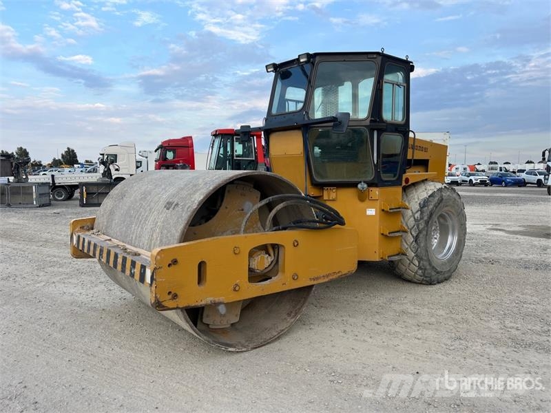 Ingersoll Rand SD150D Vibratory Smooth Drum Compactor Walzenzüge