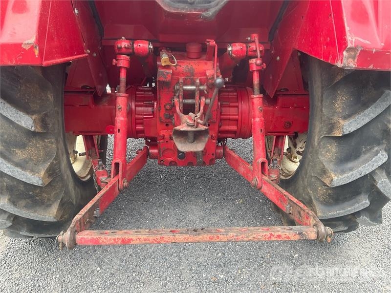 International 743 2WD Tractor Traktörler