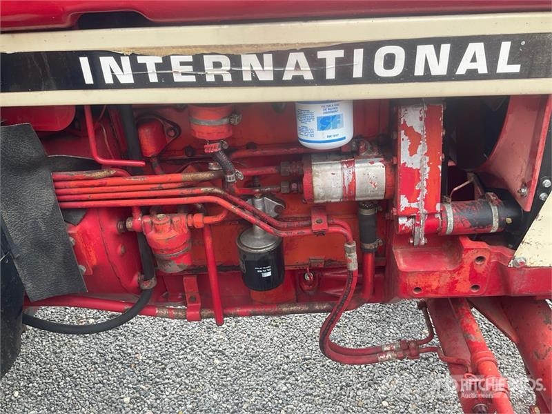 International 743 2WD Tractor Traktörler