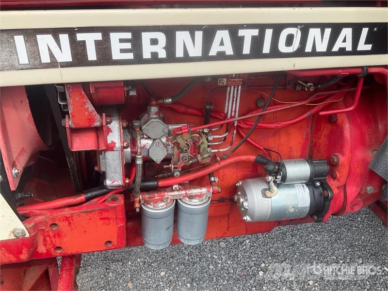 International 743 2WD Tractor Traktörler