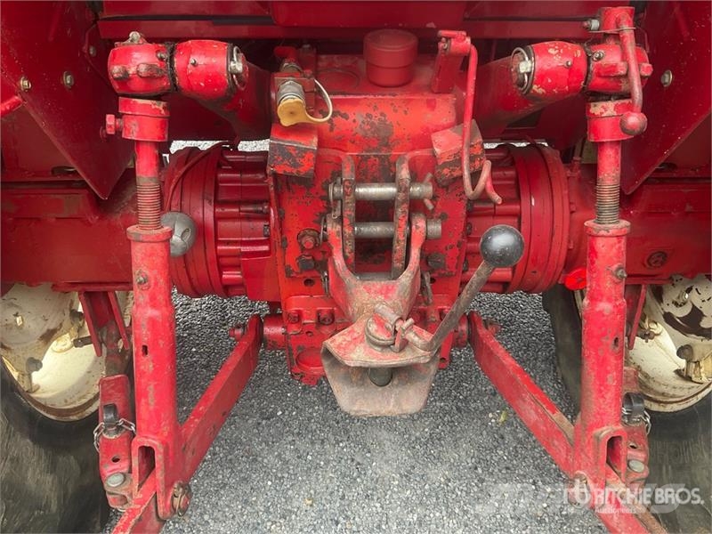 International 743 2WD Tractor Traktörler