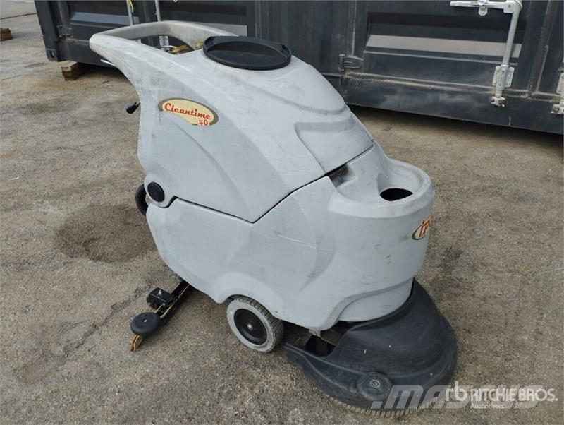 IPC CLT 40 B 50 Battery-Powered Walk Behind Floor Scru Other trailers