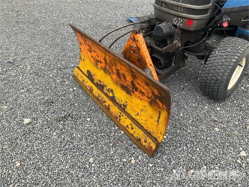 Iseki 2115 4WD Utility Tractor Τρακτέρ μικρών διαστάσεων