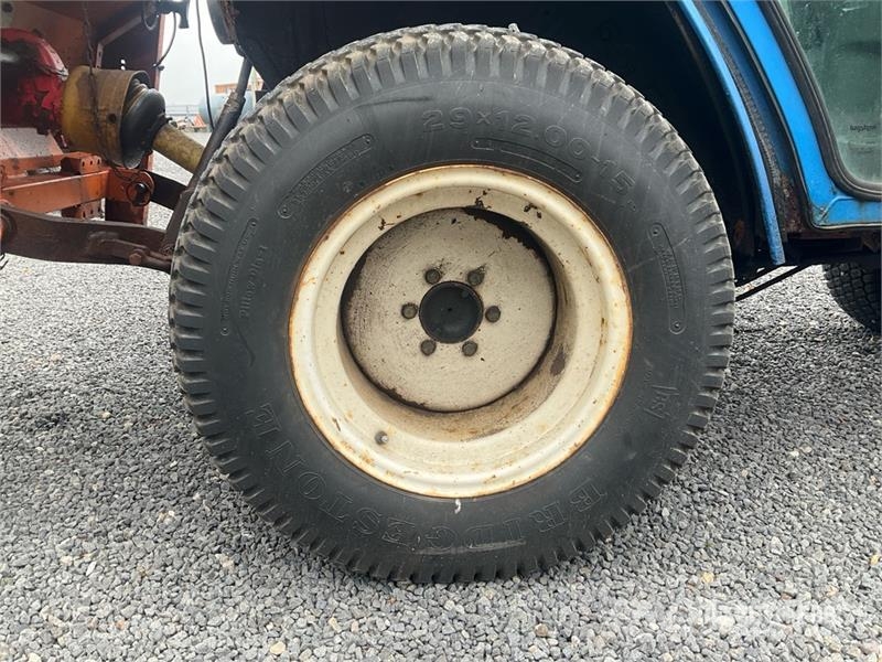 Iseki 2115 4WD Utility Tractor Τρακτέρ μικρών διαστάσεων