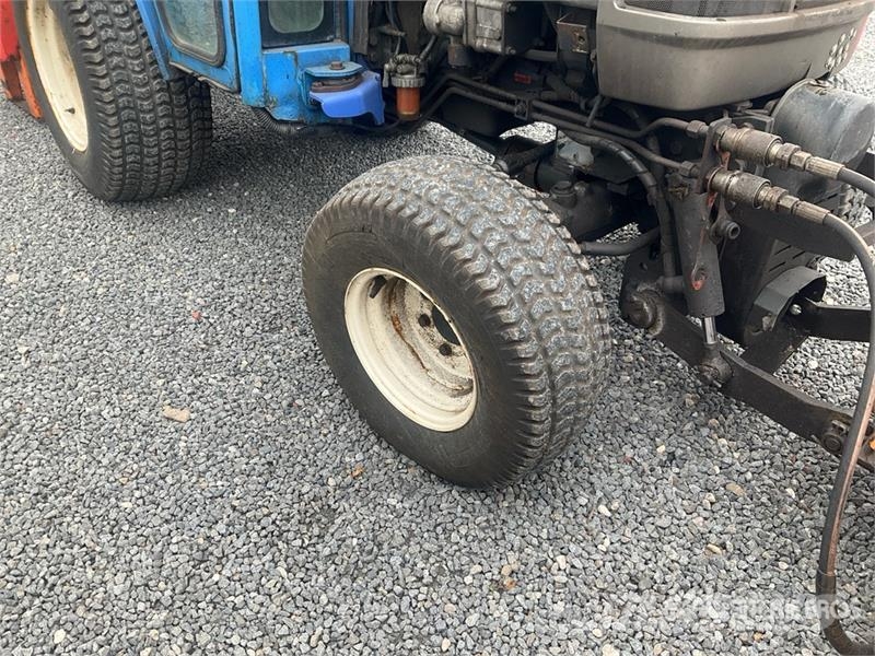 Iseki 2115 4WD Utility Tractor Τρακτέρ μικρών διαστάσεων