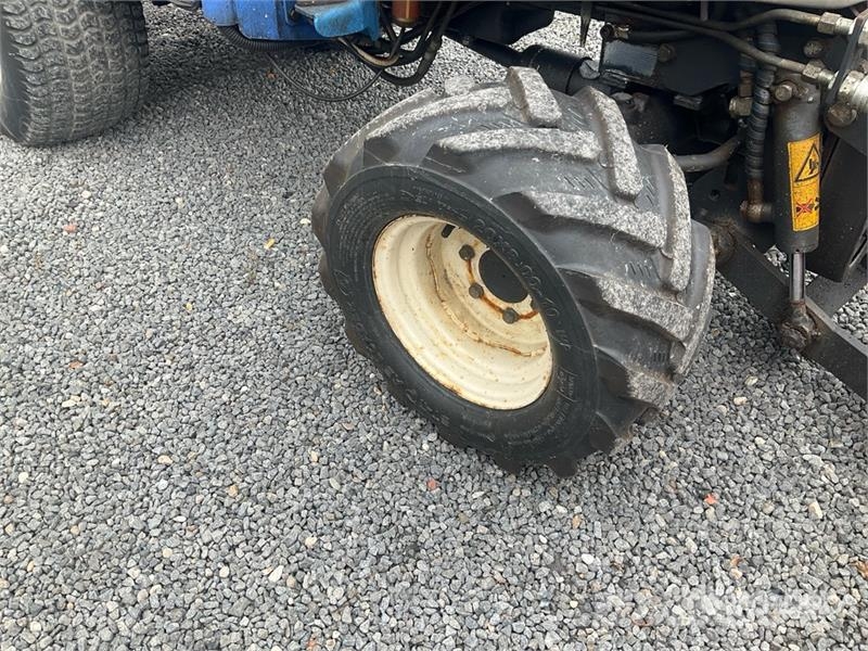 Iseki 2115 4WD Utility Tractor Τρακτέρ μικρών διαστάσεων