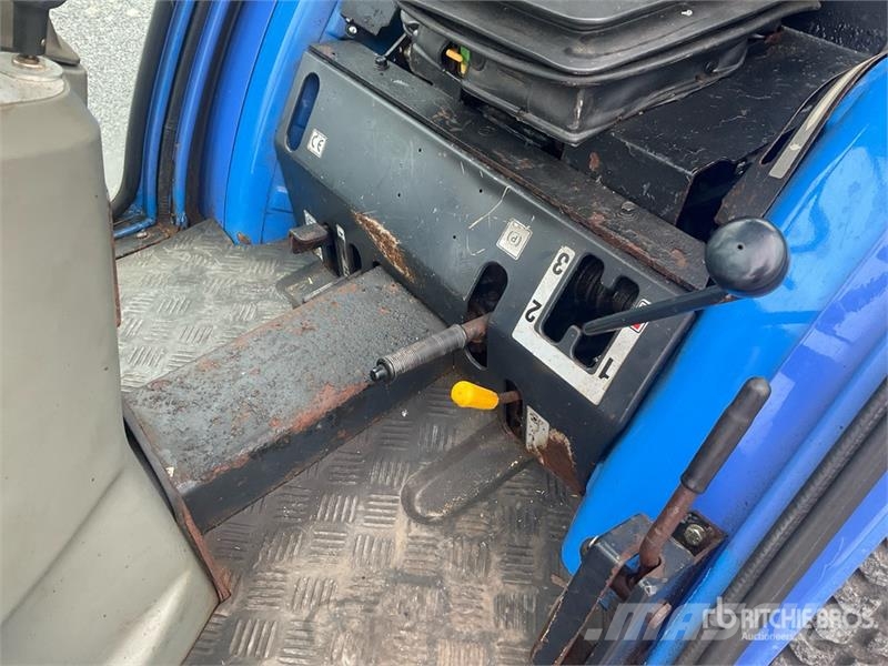 Iseki 2115 4WD Utility Tractor Τρακτέρ μικρών διαστάσεων