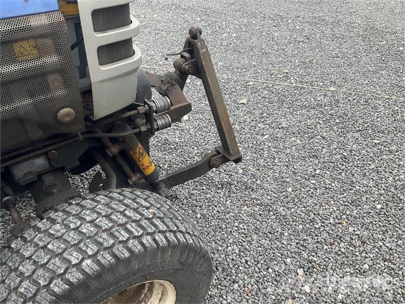 Iseki 2115 4WD Utility Tractor Τρακτέρ μικρών διαστάσεων