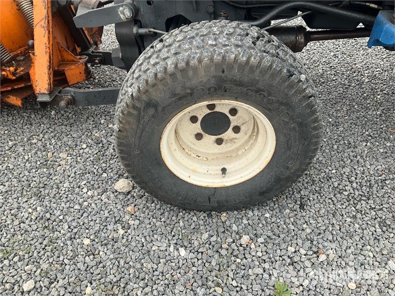 Iseki 2115 4WD Utility Tractor Τρακτέρ μικρών διαστάσεων