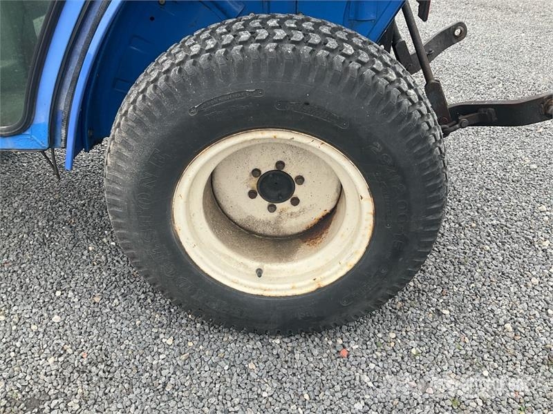 Iseki 2115 4WD Utility Tractor Τρακτέρ μικρών διαστάσεων