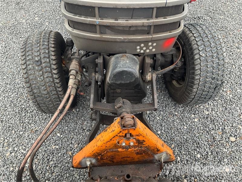 Iseki 2115 4WD Utility Tractor Τρακτέρ μικρών διαστάσεων