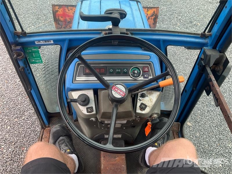 Iseki 2115 4WD Utility Tractor Τρακτέρ μικρών διαστάσεων