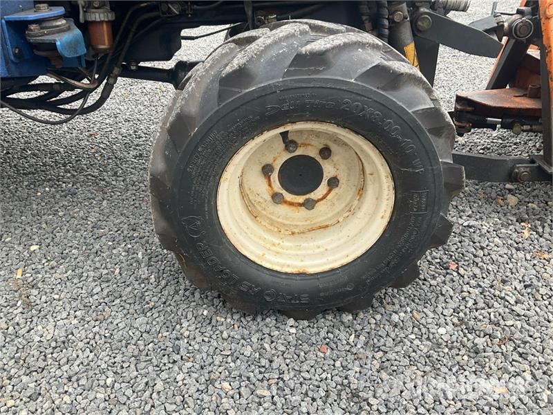 Iseki 2115 4WD Utility Tractor Τρακτέρ μικρών διαστάσεων