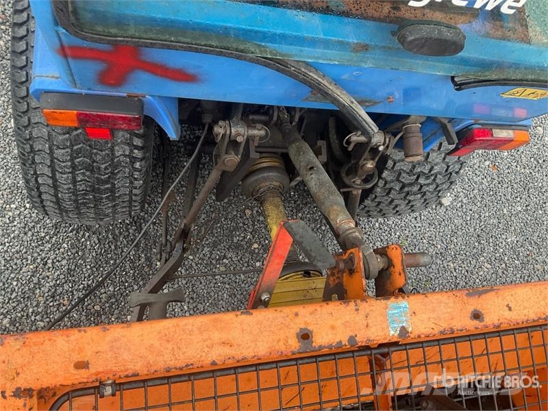 Iseki 2115 4WD Utility Tractor Τρακτέρ μικρών διαστάσεων
