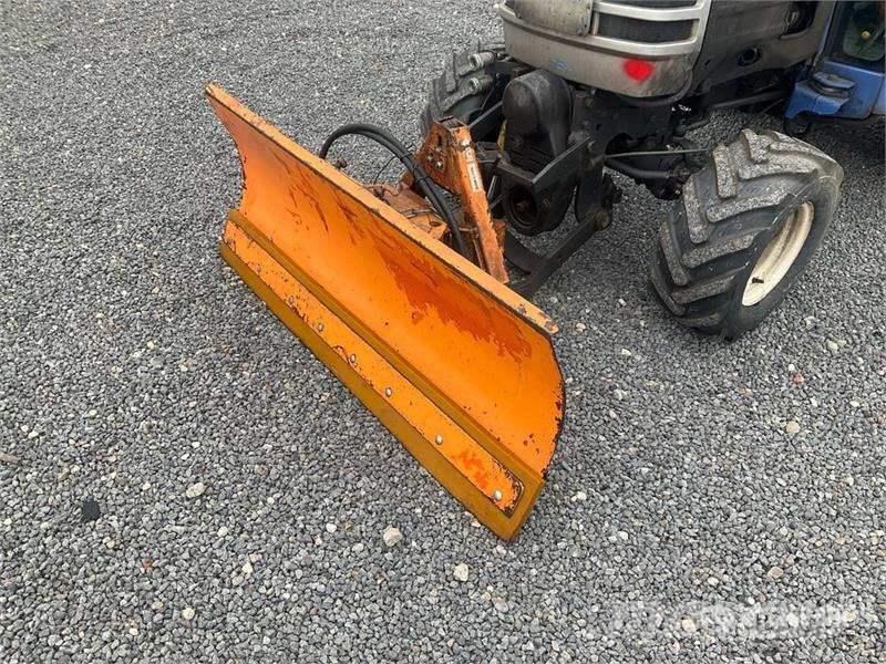 Iseki 2115 4WD Utility Tractor Τρακτέρ μικρών διαστάσεων