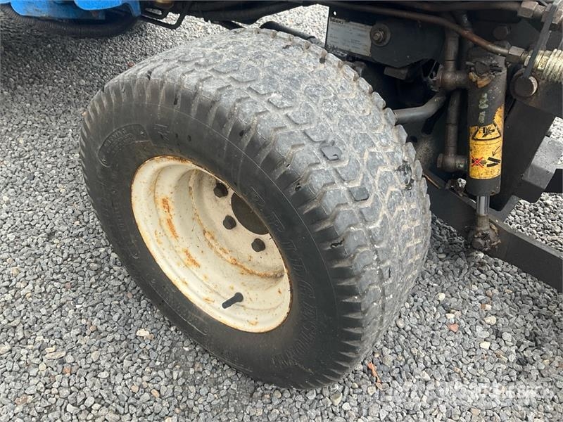 Iseki 2115 4WD Utility Tractor Τρακτέρ μικρών διαστάσεων