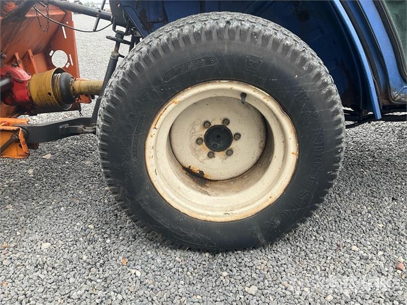 Iseki 2115 4WD Utility Tractor Τρακτέρ μικρών διαστάσεων
