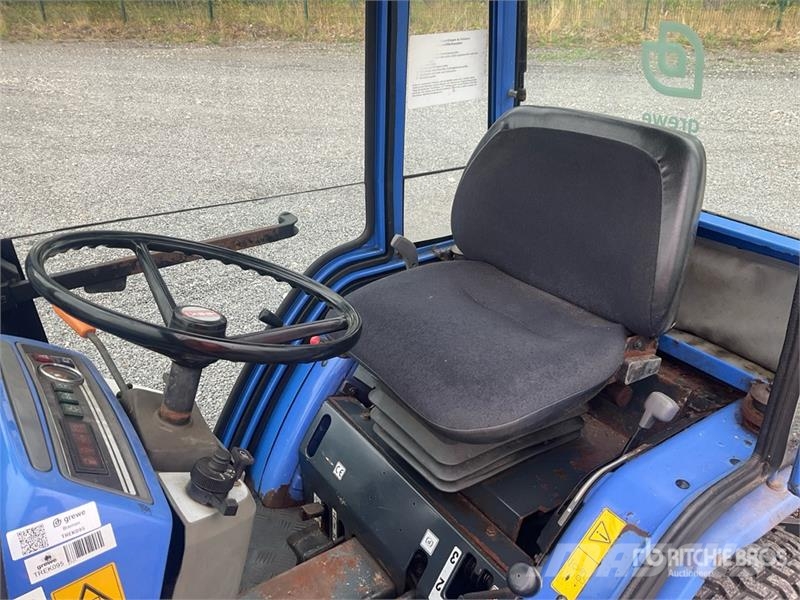 Iseki 2115 4WD Utility Tractor Τρακτέρ μικρών διαστάσεων