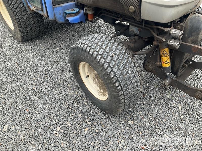 Iseki 2115 4WD Utility Tractor Τρακτέρ μικρών διαστάσεων