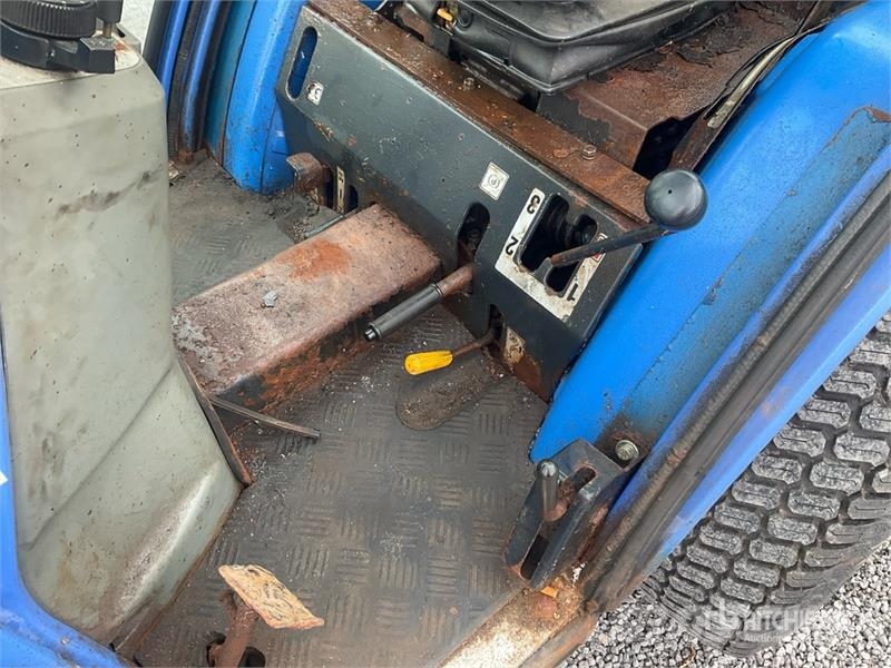 Iseki 2115 4WD Utility Tractor Τρακτέρ μικρών διαστάσεων