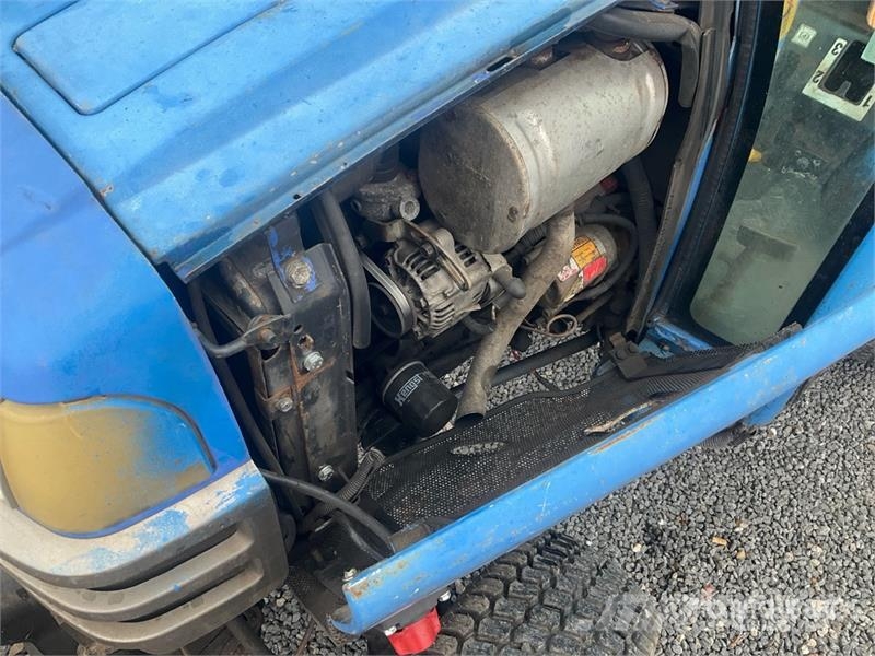 Iseki 2115 4WD Utility Tractor Τρακτέρ μικρών διαστάσεων