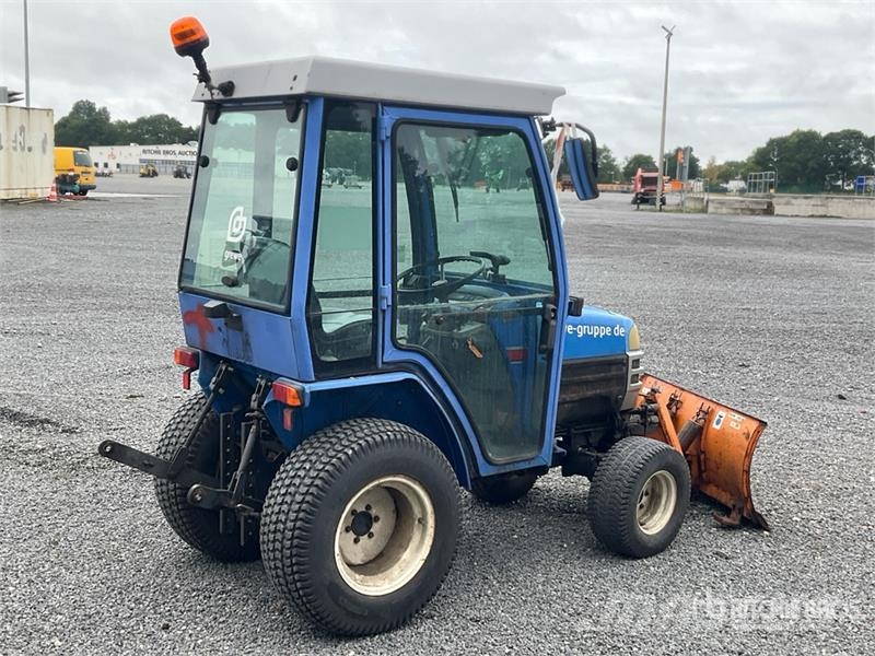 Iseki 2115 4WD Utility Tractor Τρακτέρ μικρών διαστάσεων