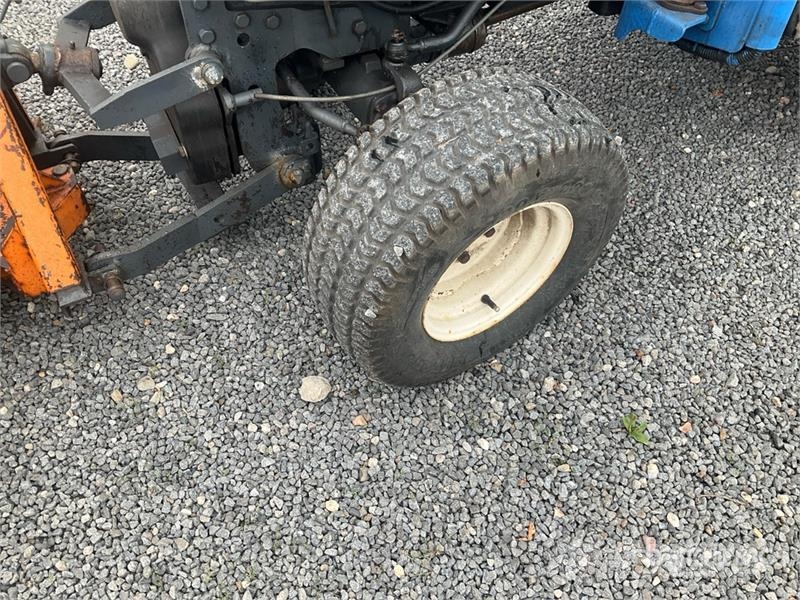 Iseki 2115 4WD Utility Tractor Τρακτέρ μικρών διαστάσεων