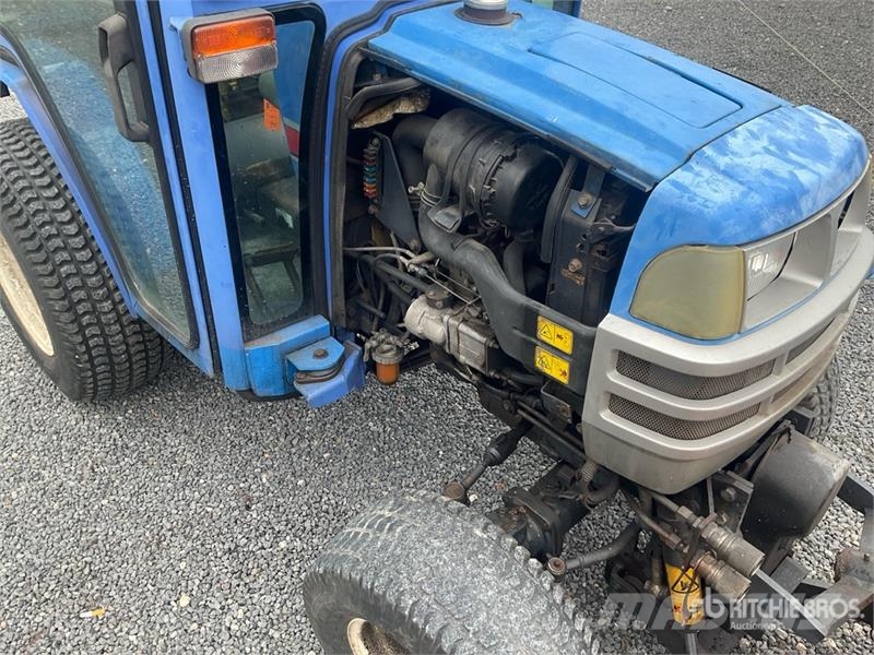 Iseki 2115 4WD Utility Tractor Τρακτέρ μικρών διαστάσεων