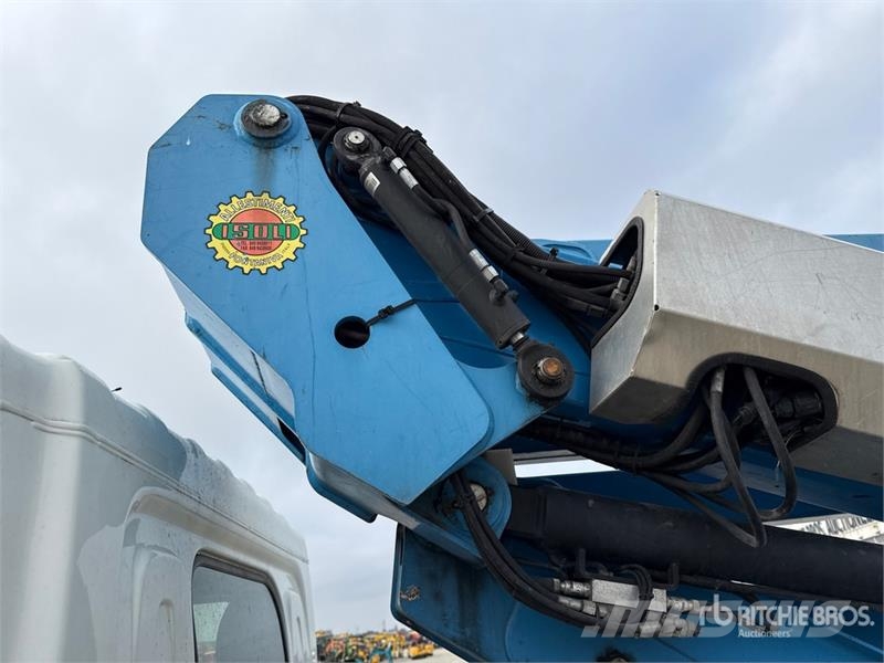 Isoli PNT205 NHD 18.1 m on Nissan Cabstar Cabstar 35.12  المنصات الهوائية المثبتة على شاحنة