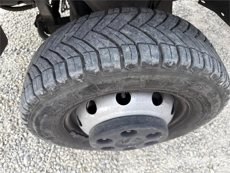 Isoli PNT205 NHD 18.1 m on Nissan Cabstar Cabstar 35.12  المنصات الهوائية المثبتة على شاحنة