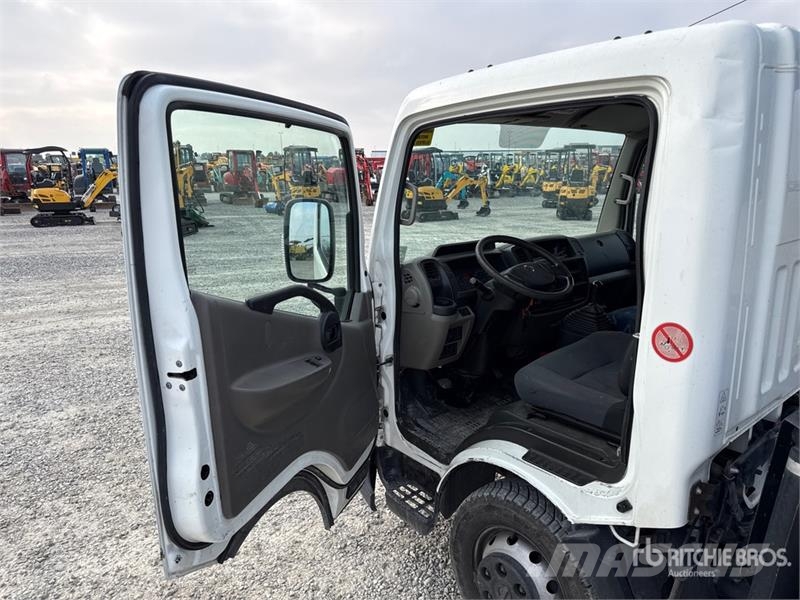 Isoli PNT205 NHD 18.1 m on Nissan Cabstar Cabstar 35.12  المنصات الهوائية المثبتة على شاحنة