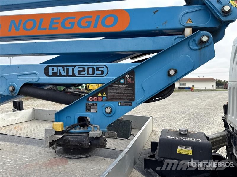 Isoli PNT205 NHD 18.1 m on Nissan Cabstar Cabstar 35.12  المنصات الهوائية المثبتة على شاحنة