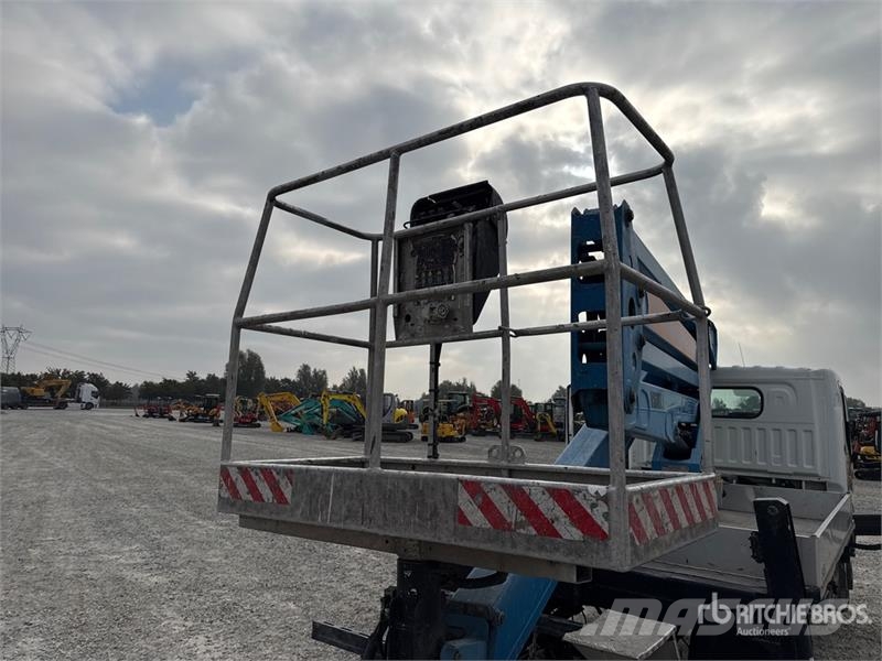 Isoli PNT205 NHD 18.1 m on Nissan Cabstar Cabstar 35.12  المنصات الهوائية المثبتة على شاحنة