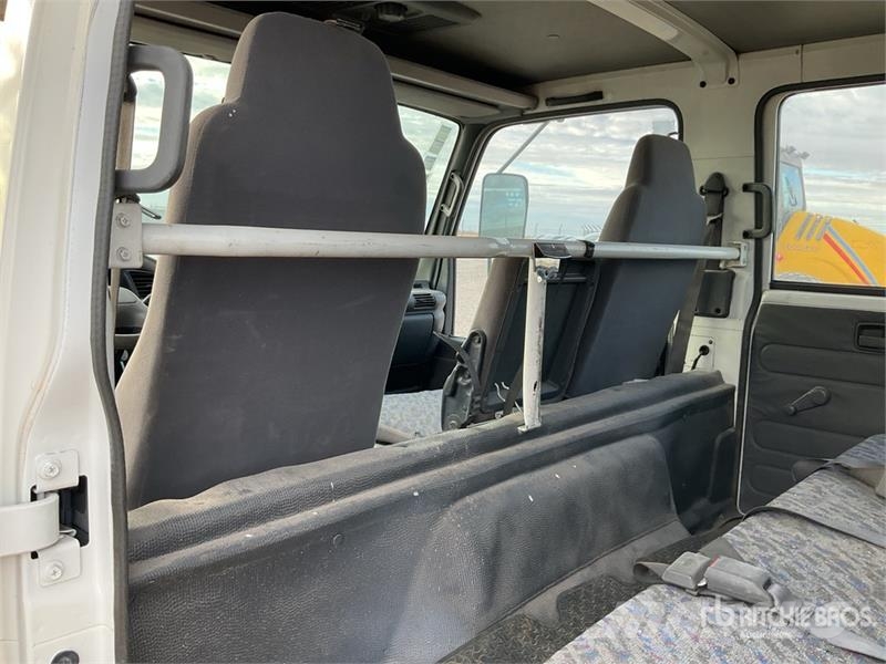 Isuzu NPR77-3,5 DC 4x2 Crew Cab Flatbed Truck Kamioni sa otvorenim sandukom