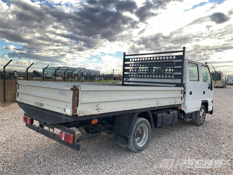 Isuzu NPR77-3,5 DC 4x2 Crew Cab Flatbed Truck Kamioni sa otvorenim sandukom
