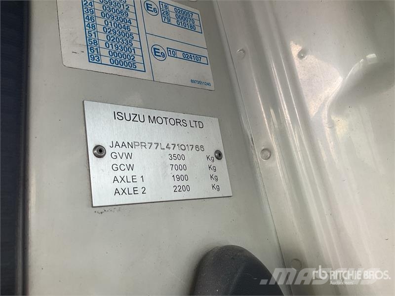 Isuzu NPR77-3,5 DC 4x2 Crew Cab Flatbed Truck Kamioni sa otvorenim sandukom