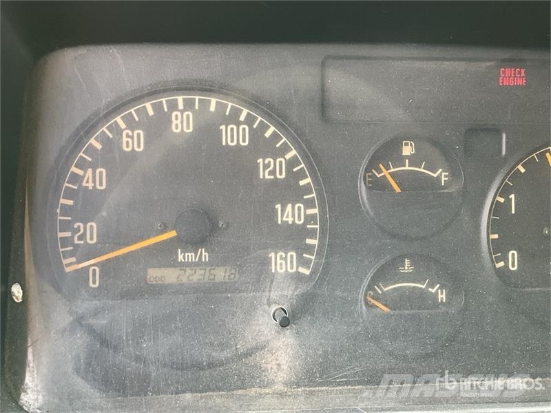 Isuzu NPR77-3,5 DC 4x2 Crew Cab Flatbed Truck Kamioni sa otvorenim sandukom
